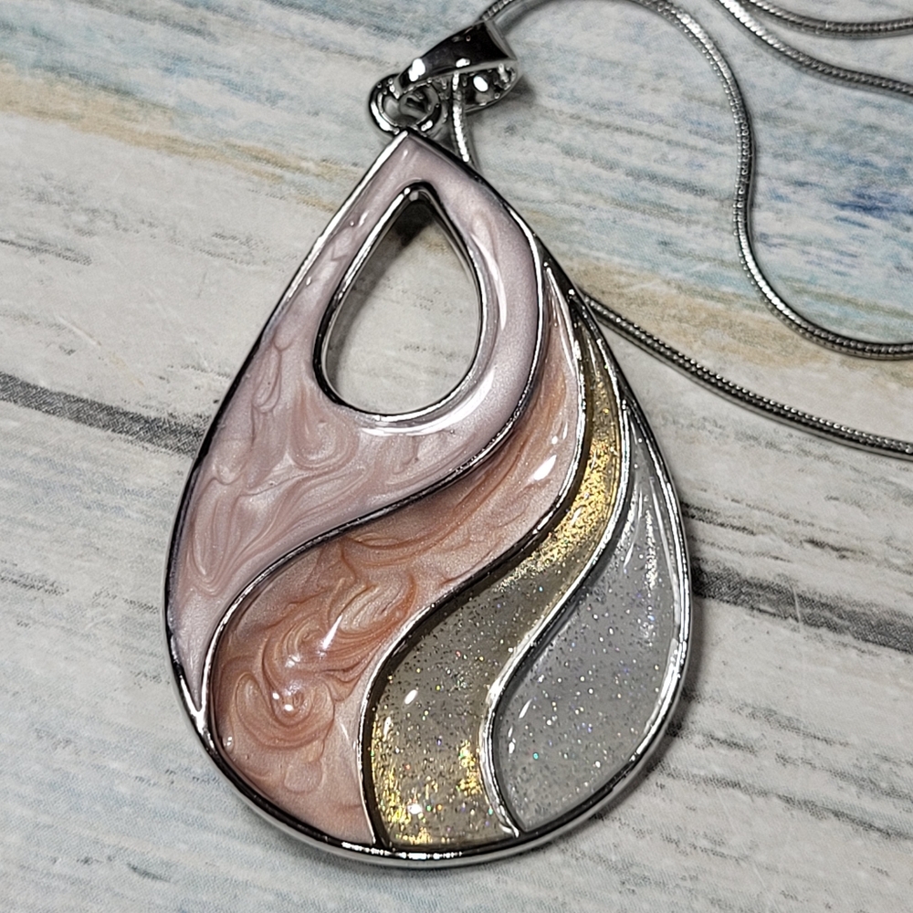 Christopher & Banks Silver and Pink Jewelry Set. - Picture 8 of 12